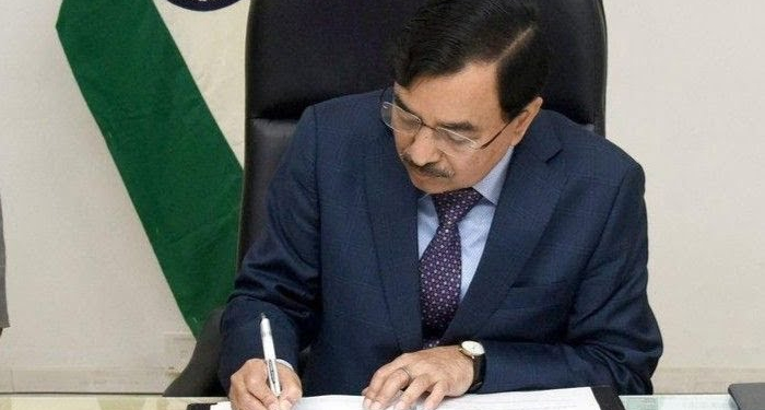 Sushil Chandra takes over as new Election Commissioner