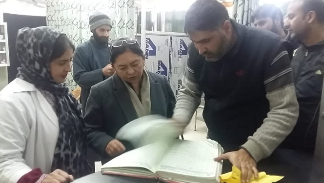 Director Health DR KUNZES VISITS SDH Sopore & PHC Tujjer Sharief