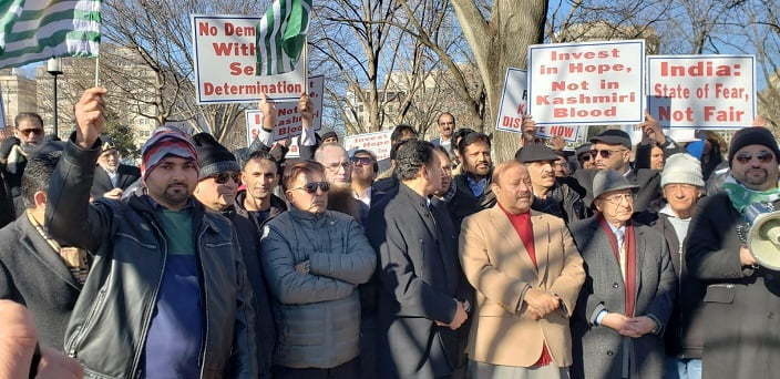 Kashmiri Americans demonstrate near the white House