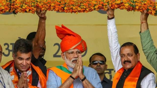 PM Modi targets Abdullahs, Muftis, says he won’t allow them to divide India