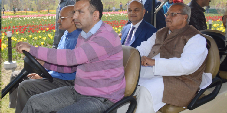 J&K Governor calls Kashmir ‘World’s most beautiful place’