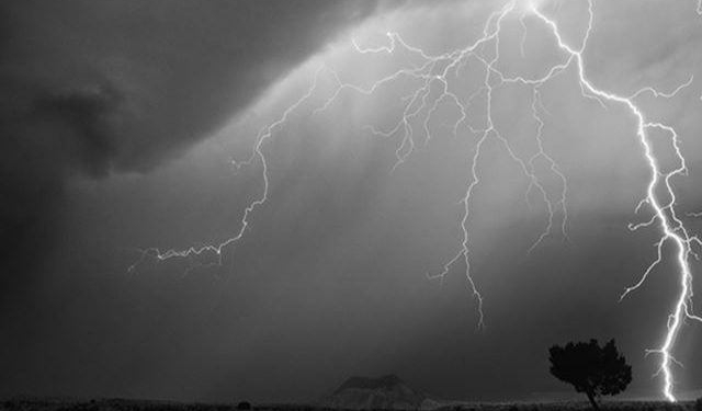 2 die after being struck by lightning in J&K