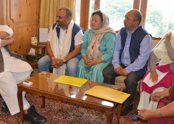 Delegation of nominated Councillors of LAHDCs- Kargil and Leh meets Governor