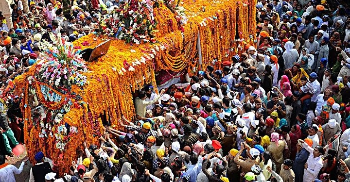 500 Indian Sikhs arrive in Pakistan for Guru Nanak’s birth anniversary celebrations