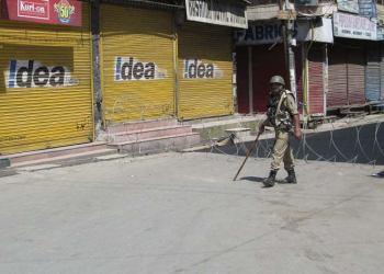 Fresh curfew like restrictions back in Kashmir
