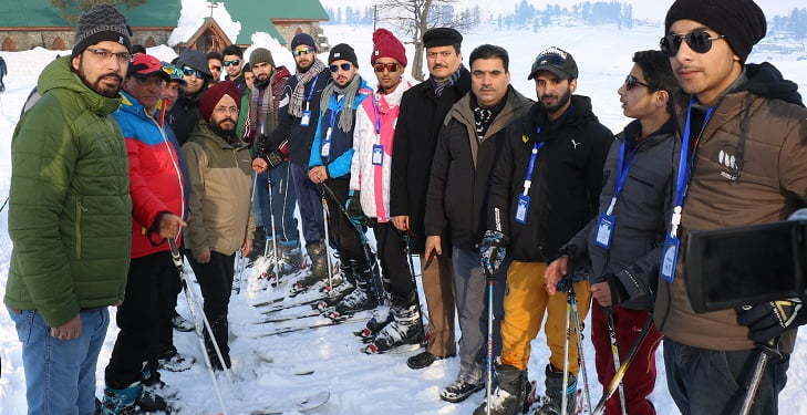 Dir Tourism inaugurates first skiing course at Gulmarg