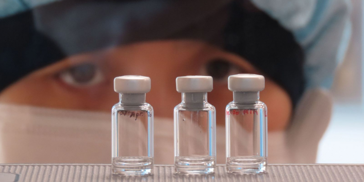 Coronavirus: UK vaccine to be trialled on humans from 23 April, 2020
