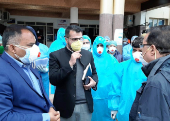 Div Com visits Pulwama, takes stock of COVID-19 control measures