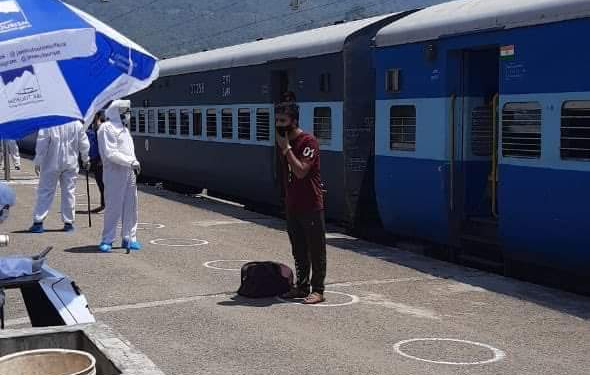 Special train carrying stranded persons of JK from Delhi to reach Udhampur on 13 May