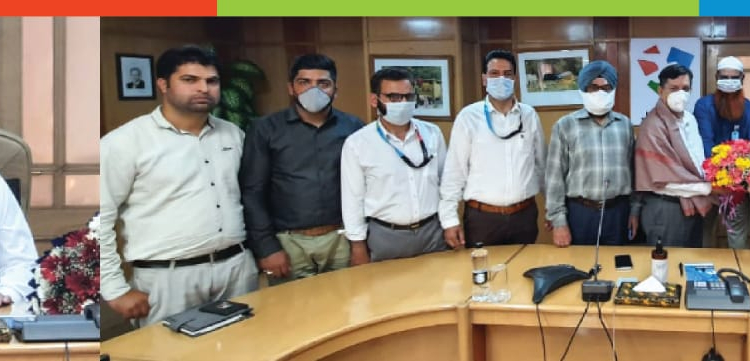 J&K Bank CMD felicitates newly elected workmen union members