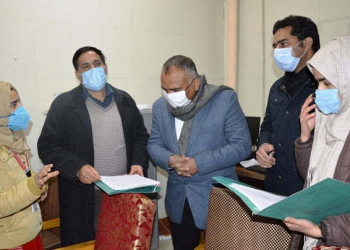Div Com conducts City tour; Takes stock of snow clearance, functioning of hospitals