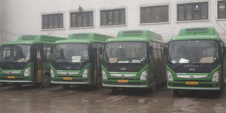 Srinagar: Commuters demand evening transportation facility