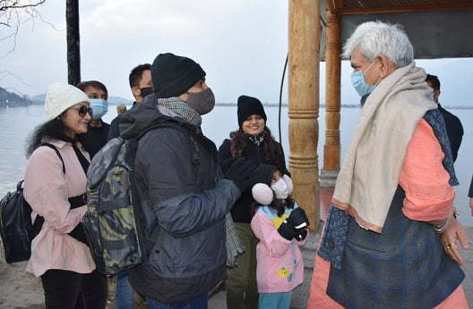“Be the goodwill ambassadors of Jammu & Kashmir”: Lt Governor to tourists