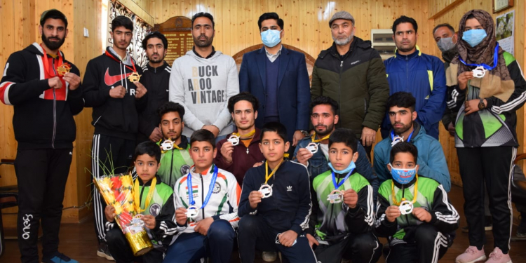 DC B’pora felicitates 14 participants of 7th Thaiboxing championship