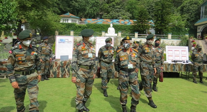 Army Chief Reviews Security Situation in Rajouri & Akhnoor