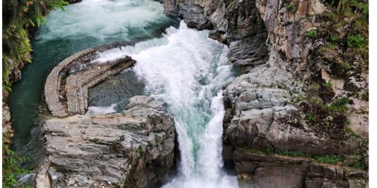 Aharbal Niagara Falls of Kashmir