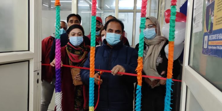 DHSK visits JLNM Hospital, inaugurates dengue testing facility