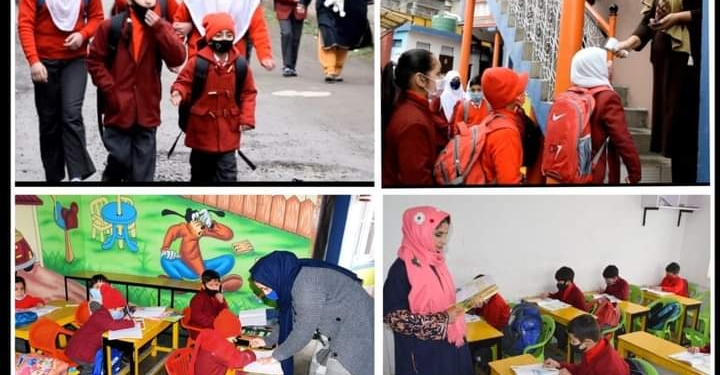 Schools reopen, teachers welcome students in Kashmir