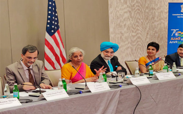 Sitharaman meets women CXOs in the Silicon Valley