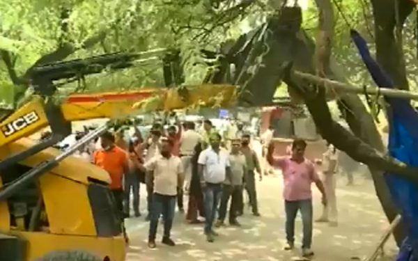 Anti-encroachment drive in South Delhi