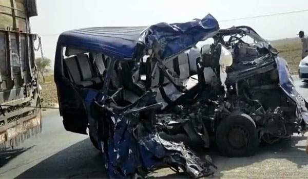 Pakistan : 15 dead, 10 injured in accident