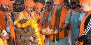 Lt Governor flags off the first batch of Amarnath Ji Pilgrims