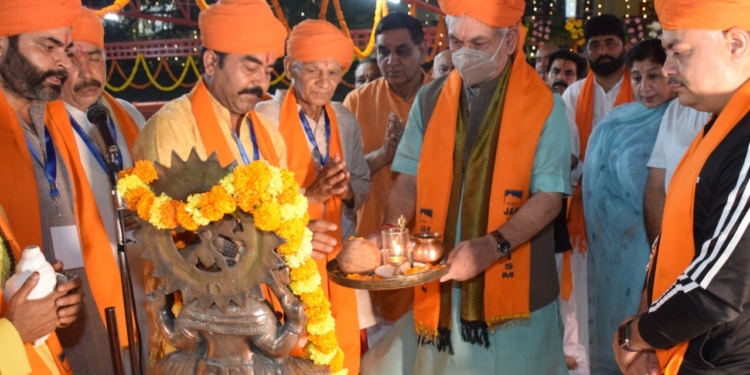 Lt Governor flags off the first batch of Amarnath Ji Pilgrims