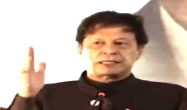 Imran :No PM can have independent foreign policy sans nation taking stand