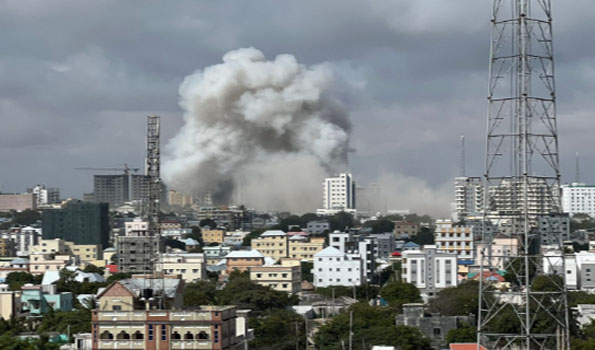 Blasts hit Mogadishu