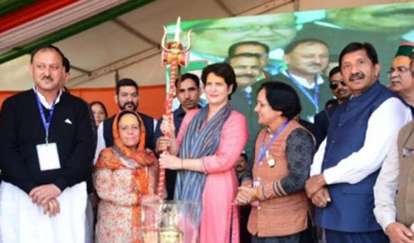 Oust BJP govt in HP: Priyanka
