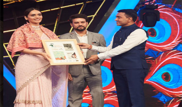 IFFI: Manushi Chhillar felicitated for ‘Samrat Prithviraj’