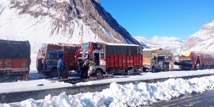 Drivers rue apathy on Ladakh Srinagar road