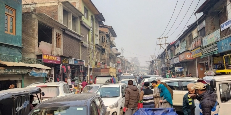 Maisuma Bazaar ,Red Cross Road hit by traffic jams