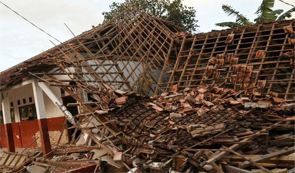 40 dead, hundreds injured in Java quake