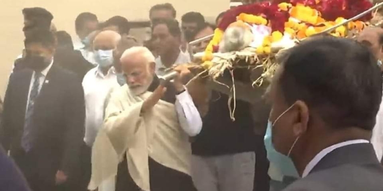 PM pays tribute to his mother
