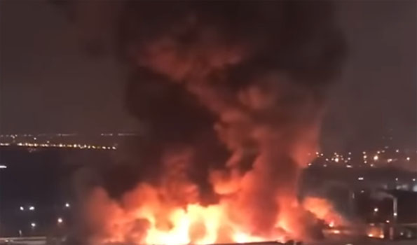 Fire breaks out at shopping mall in Moscow