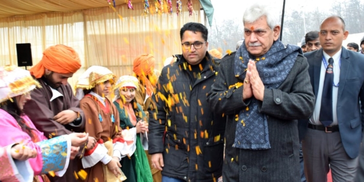 Lt Governor lays foundation stone of Transit Accommodation for PM Package Employees at Zewan