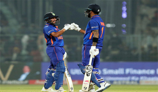 India sealed 3-ODIs series with 4 wicket win against Sri Lanka at Eden Gardens