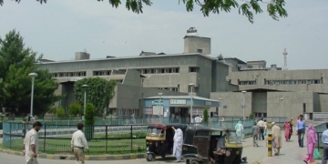 SKIMS Resident Doctors Concerned over Preference to Foreign Graduates