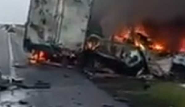 13 killed in Mexico road accident