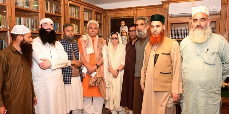 Delegation of Religious Leaders calls on LG Manoj Sinha