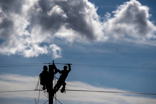 PDD Lineman Dies of Electric shock in Ban Mohalla Srinagar
