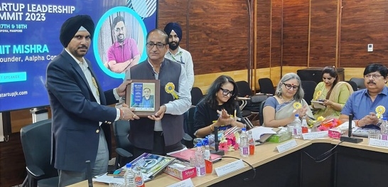 Commissioner Secretary I&C inaugurates JKEDI’s Startup Leadership Summit