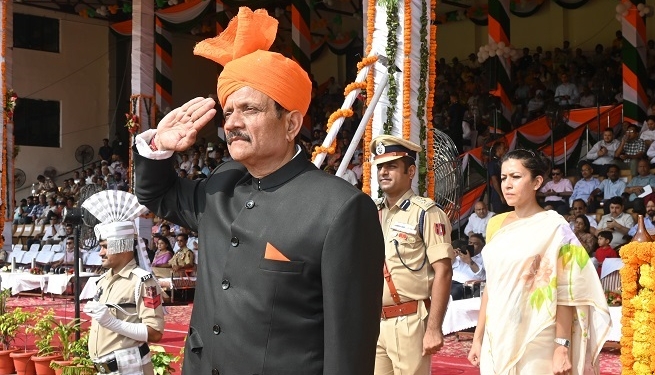 Advisor Bhatnagar hoists Tricolour at Jammu
