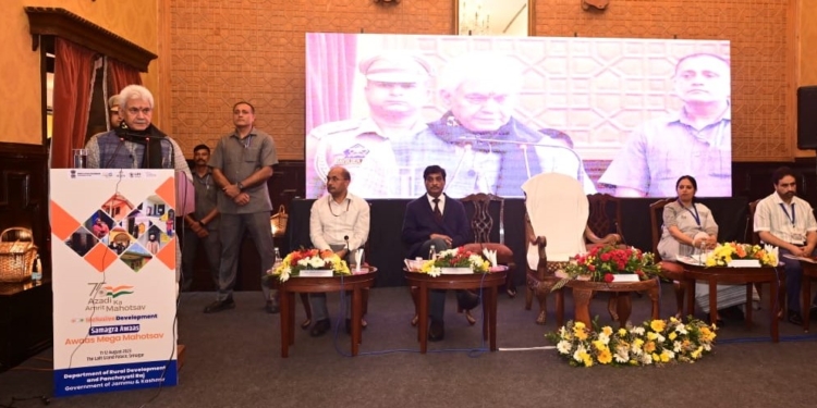 Lt Governor attends valedictory session of Samagra Awaas-Convergence under PMAY-G at Srinagar