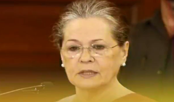 Sonia Gandhi writes to PM seeking agenda for special session of parliament