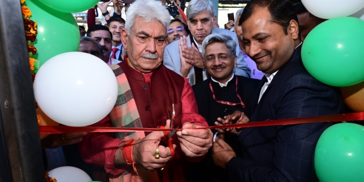 Lt Governor flags off ‘Gyanodaya Express College on Wheels’, from Katra Railway Station