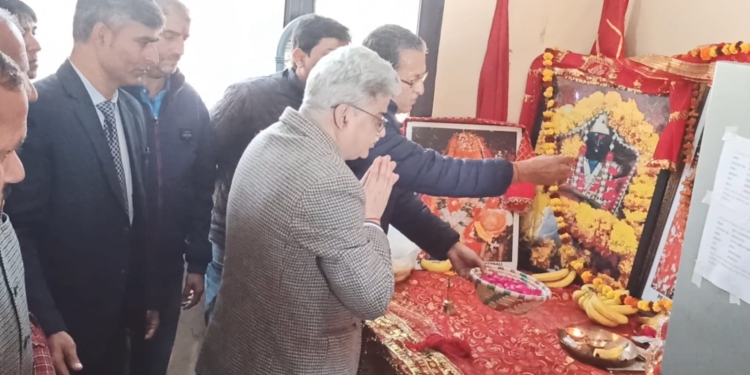 CS Dulloo inaugurates Mata Bhaderkali Asthapan’s Stone Work Sanctum Sanctorium at Thalwal