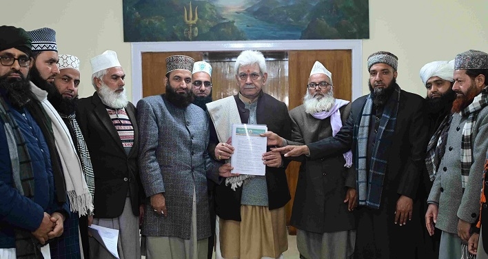 20-Member delegation of Jamat-E-Ahle Sunnat calls on Lt Governor