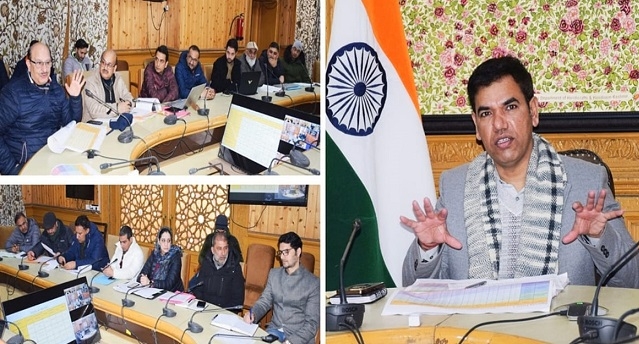 Div Com reviews post-snowfall situation in Kashmir